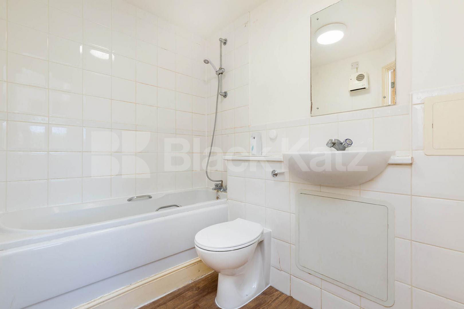 Large 1 bedroom property short walk to Bounds Green Station Cline Road, Bounds Green